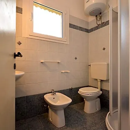호텔 Precious Three-room Flat 650m From The 비비오네